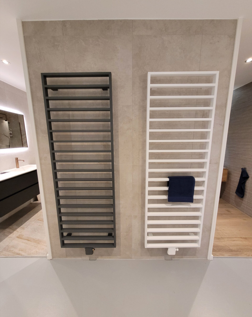 Vasco | Bathline | BA | Designradiator | Horizontaal | 182x60cm | 974W | Aansluiting | 1188 antraciet (M301)